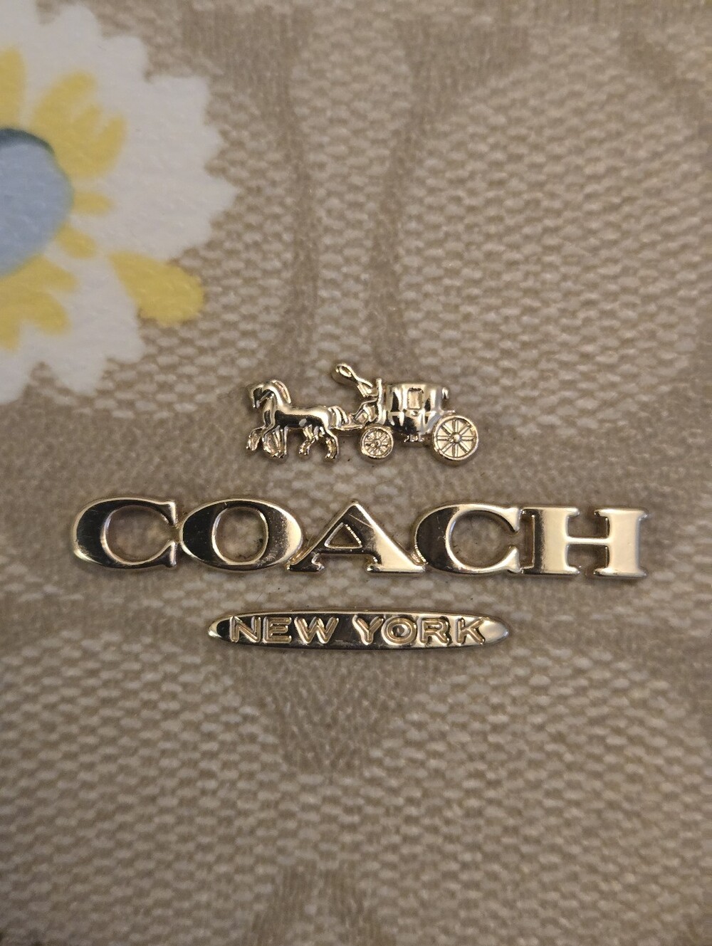 Coach Beige Daisy Saddle Crossbody Bag with Yellow Floral - Picture 6 of 12